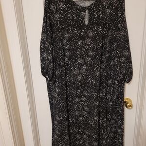 (4X) Black Midi Dress